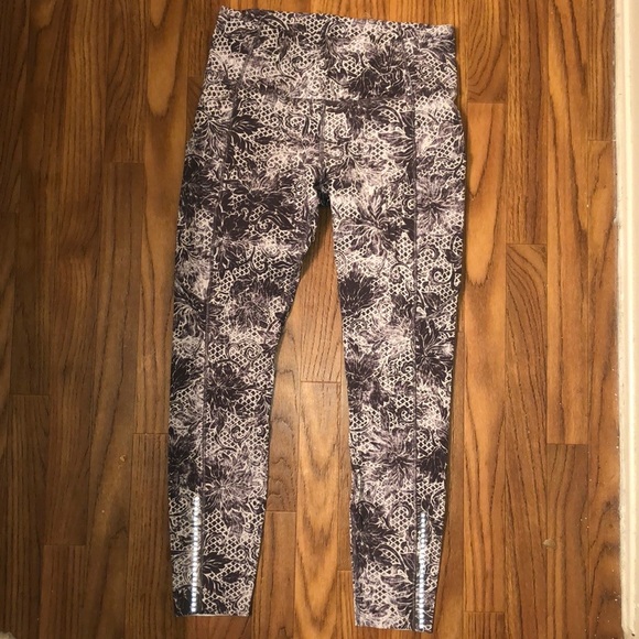 LULULEMON LUX YOGA PANTS - Picture 2 of 4